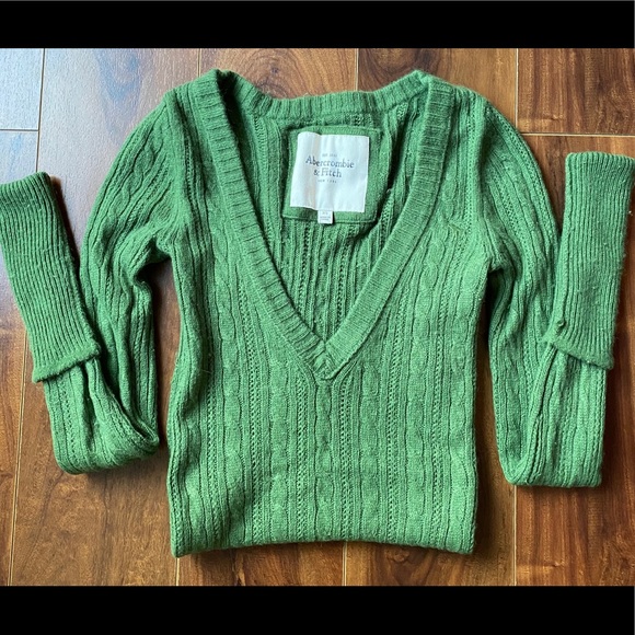 Abercrombie & Fitch Sweaters - Abercrombie & Fitch V-neck sweater